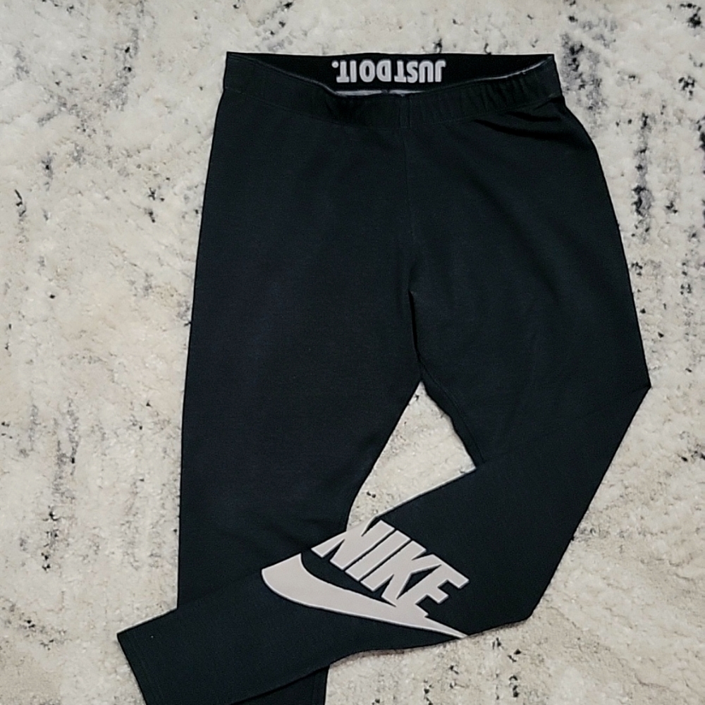 Nike Women's Leg-A-See-Logo Black/White legging 615049-015
